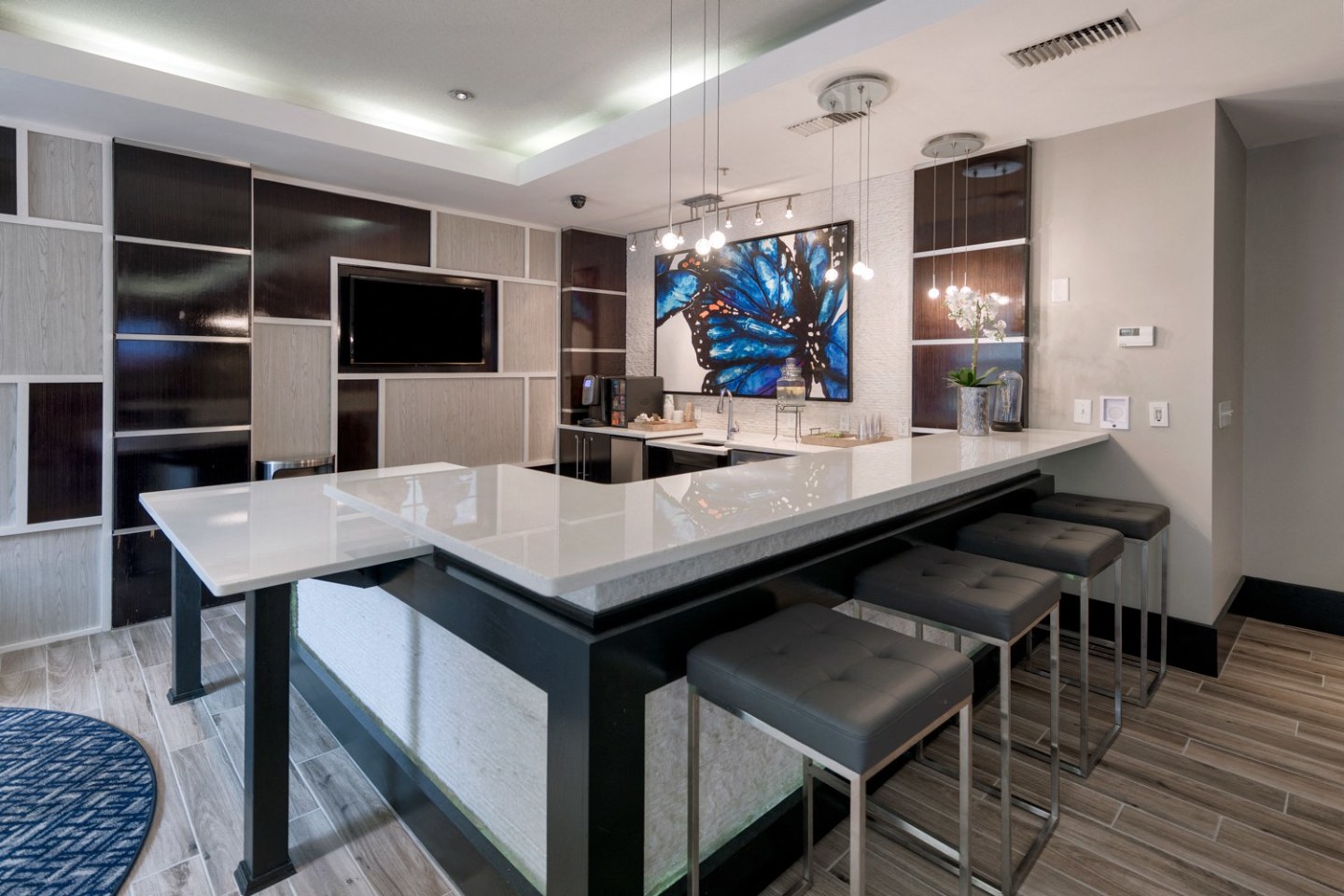 800 Carlyle Image 26