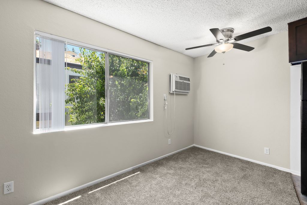 Topanga Canyon Apartments Image 23