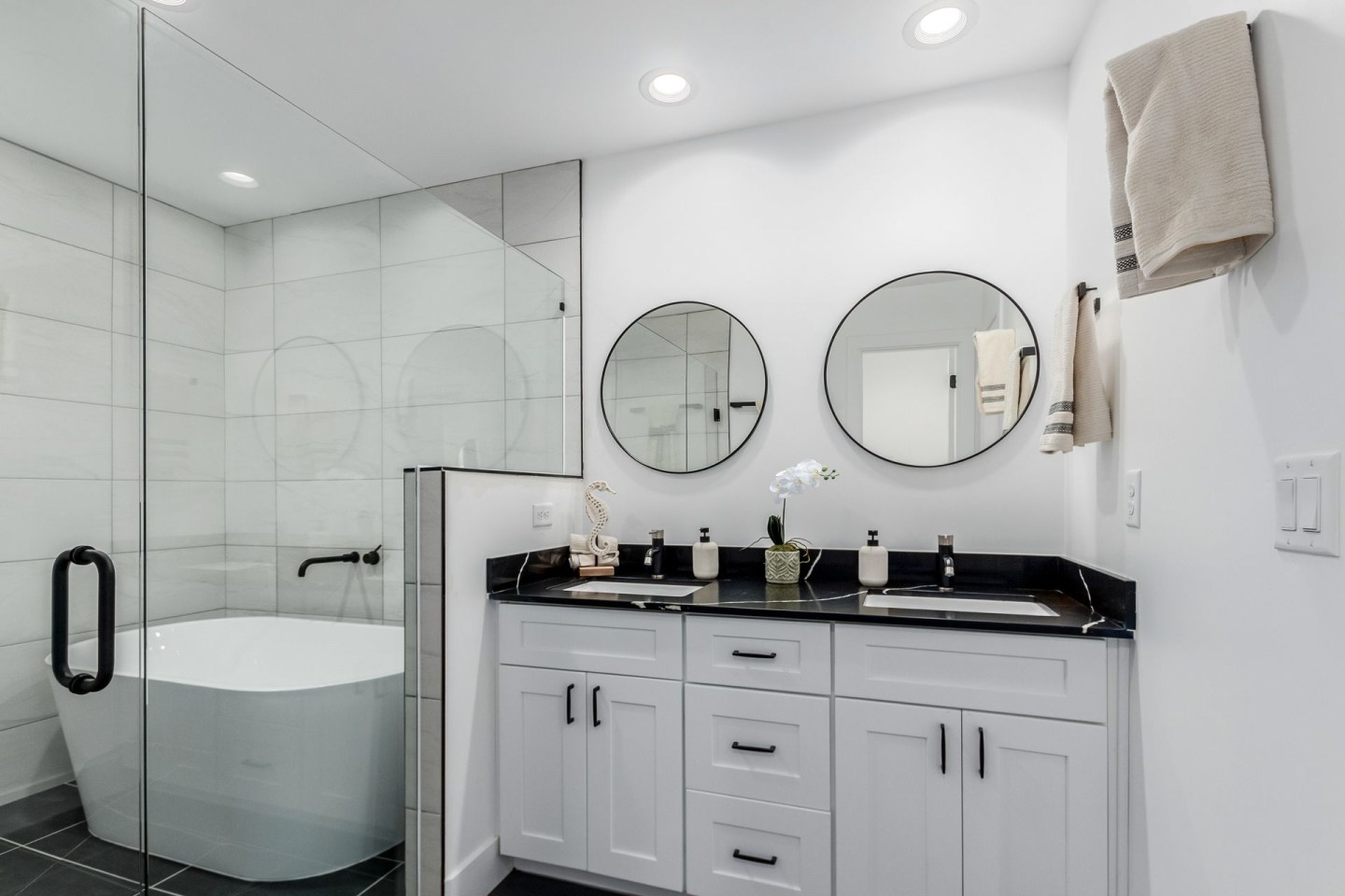 CJ Luxury Townhomes Image 33