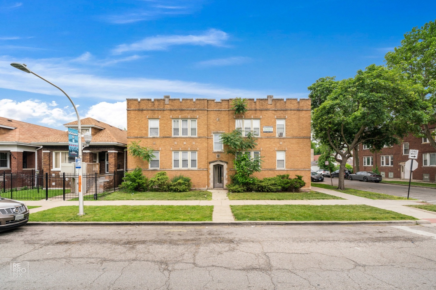 5401-09 W Le Moyne St Image 1