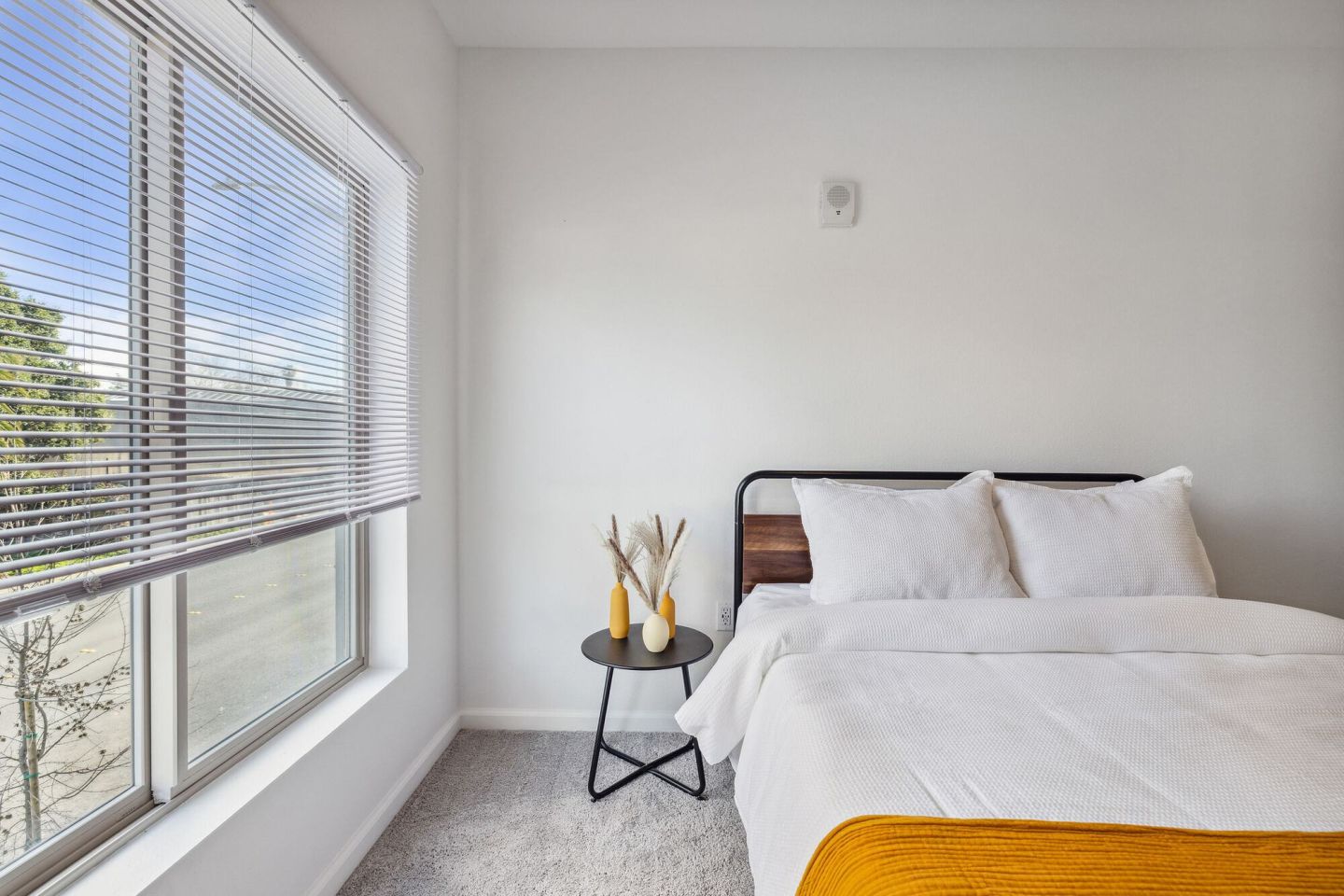 Pullman Modern Urban Apartments Image 26