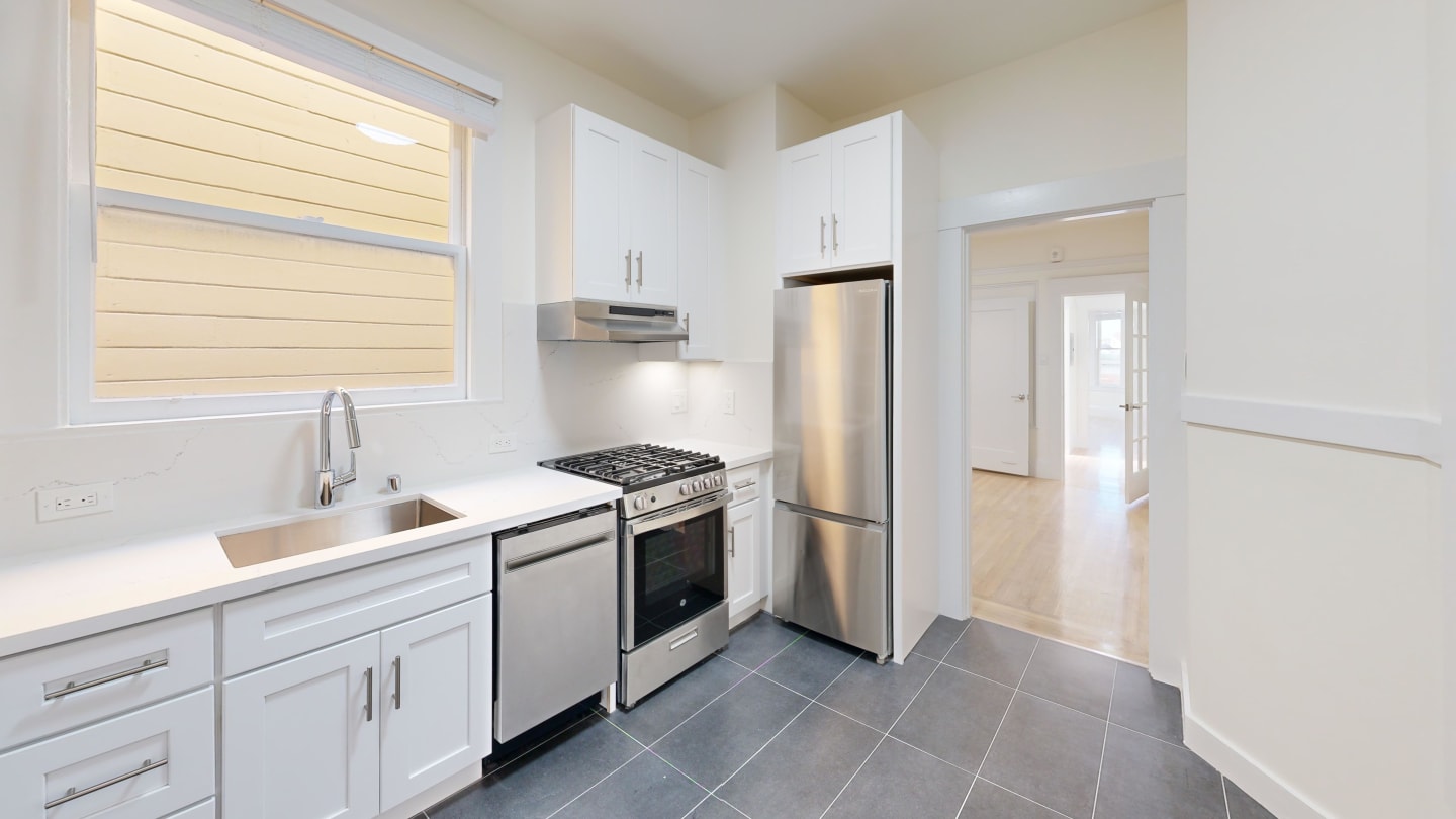 325 9th Avenue Image 1