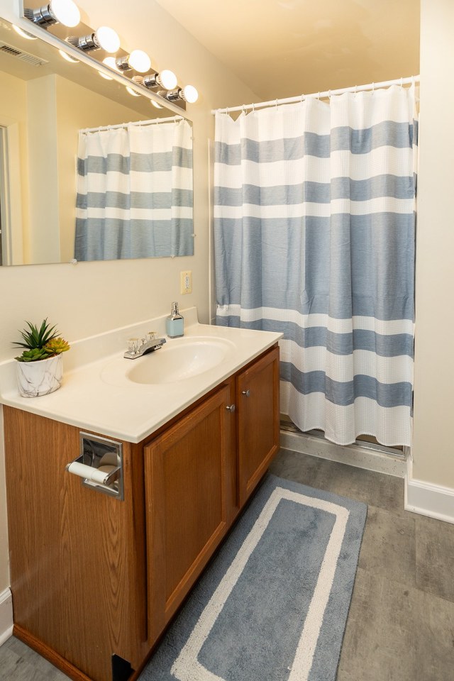 Woodridge Apartments Image 8