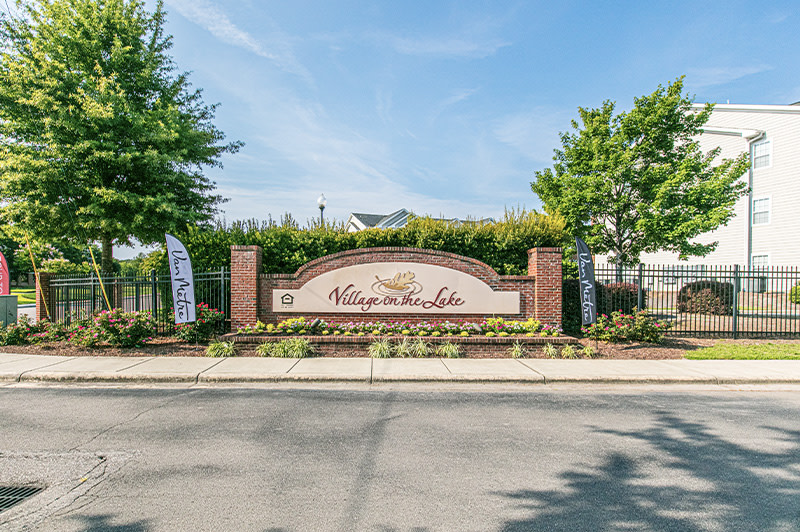 Village on the Lake Apartments Image 8