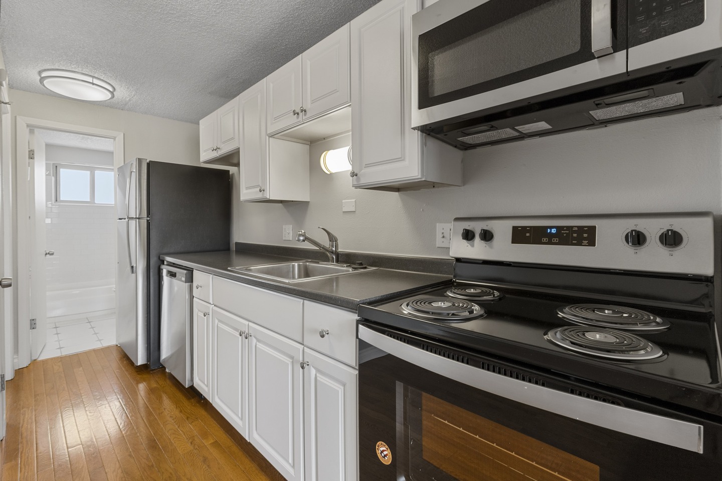 8 S Clarkson Street Image 3