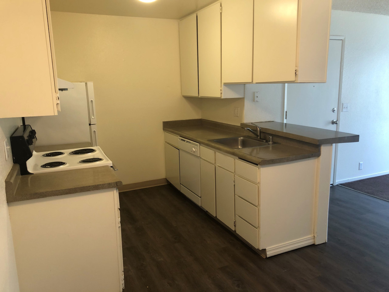 Pinewood Place Apartments Image 5