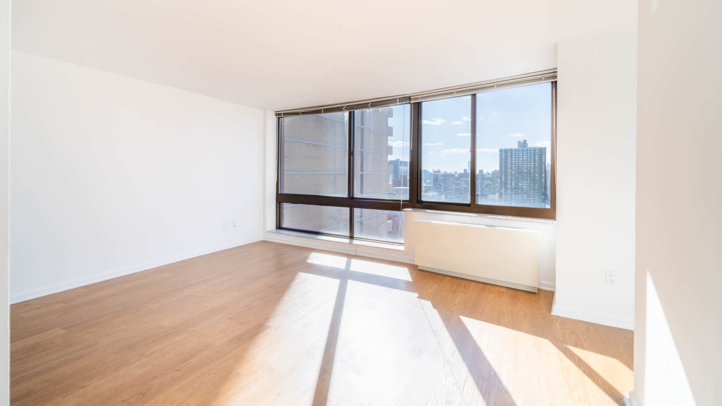 300 East 39th Image 29