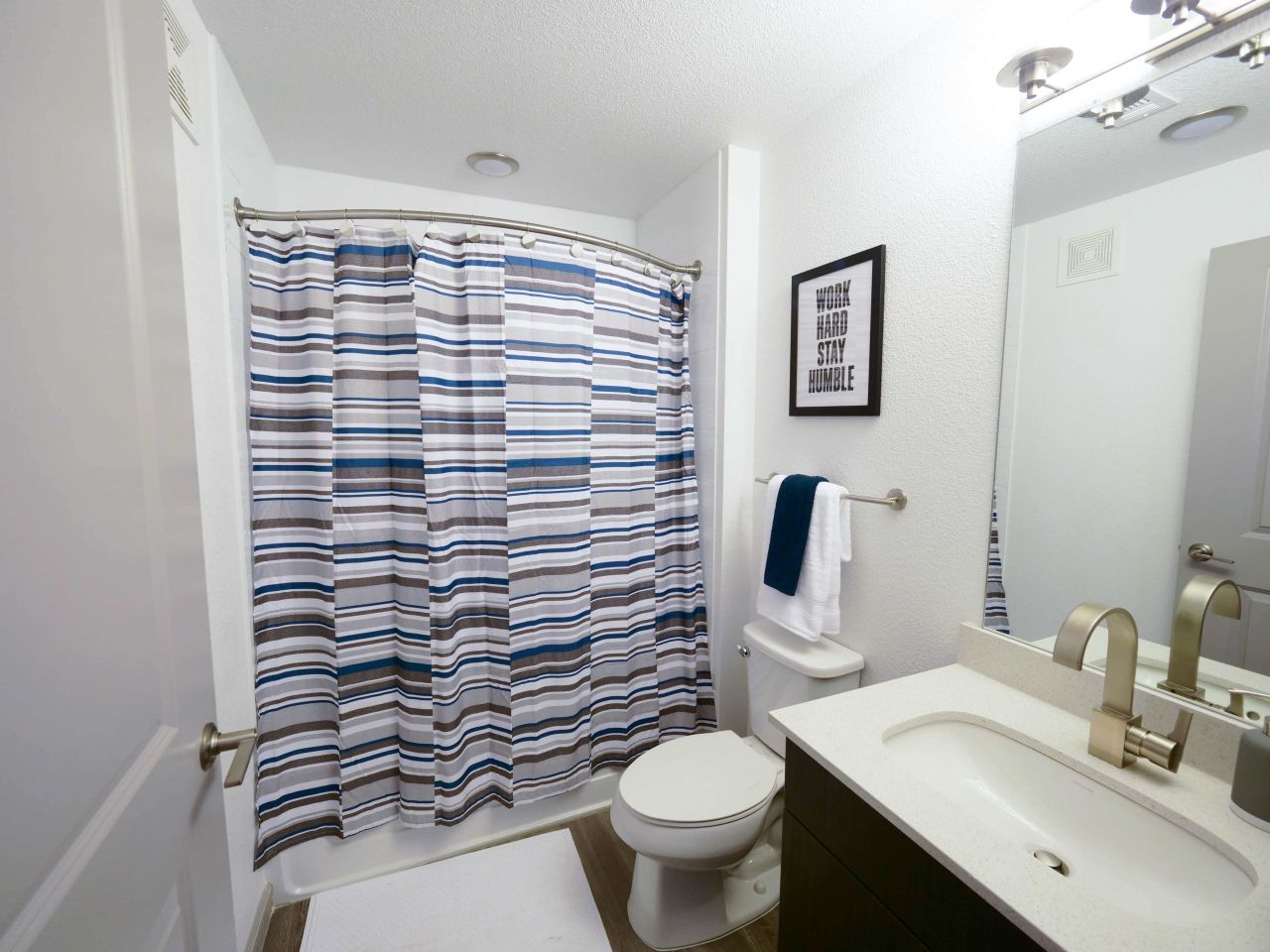 Liv+ Arlington - Student Housing Image 38