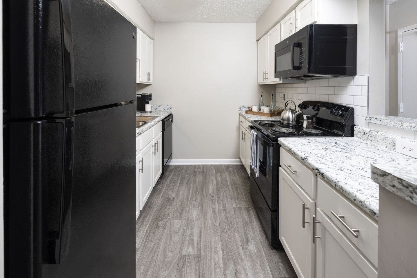Cross Creek Apartments Image 4