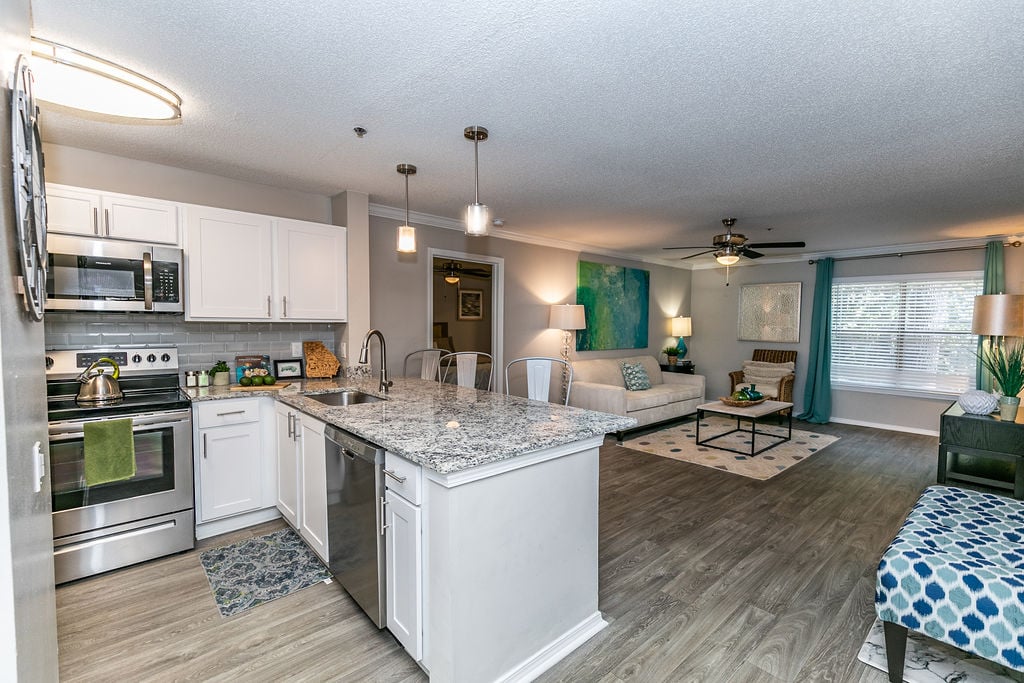 1401 West Paces Image 32