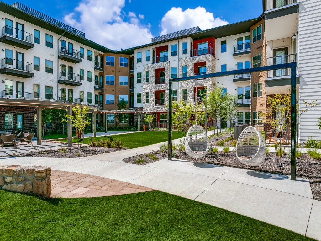 Sagemont Luxury Living Image 78