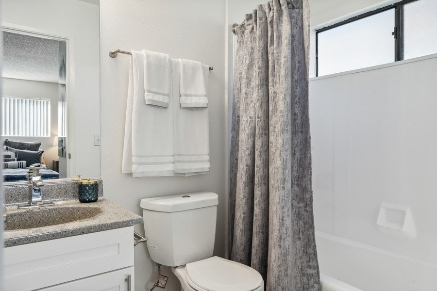 The District Apartment Homes Image 13