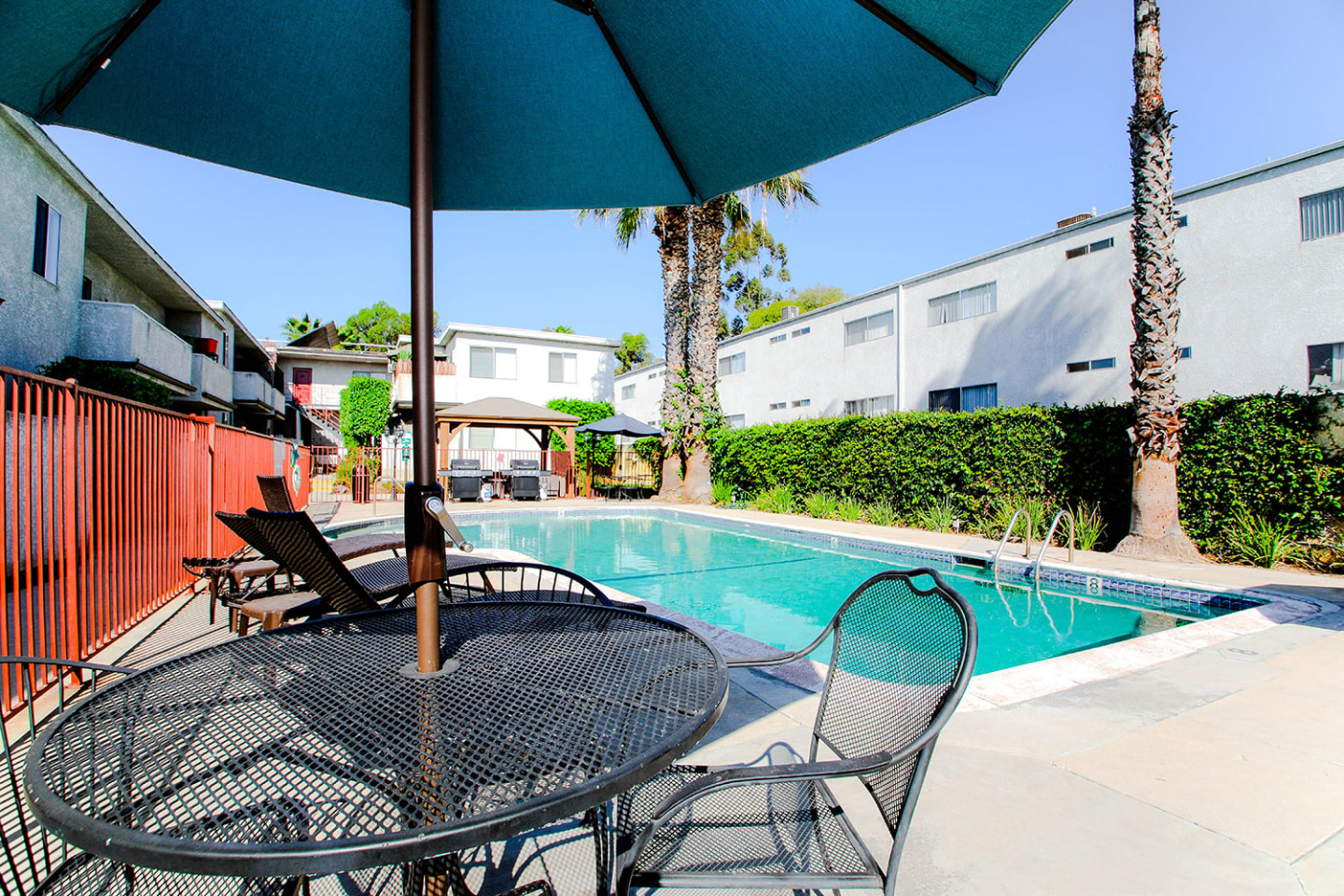 Sherman Oaks Gardens Image 20