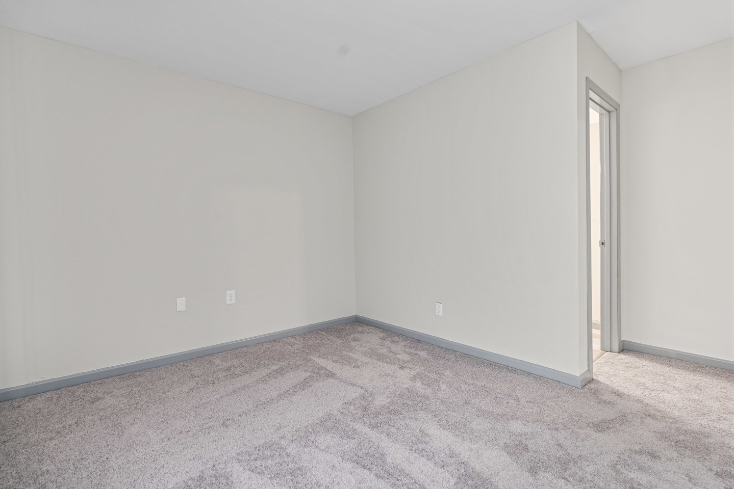 The Hill Apartments Image 8