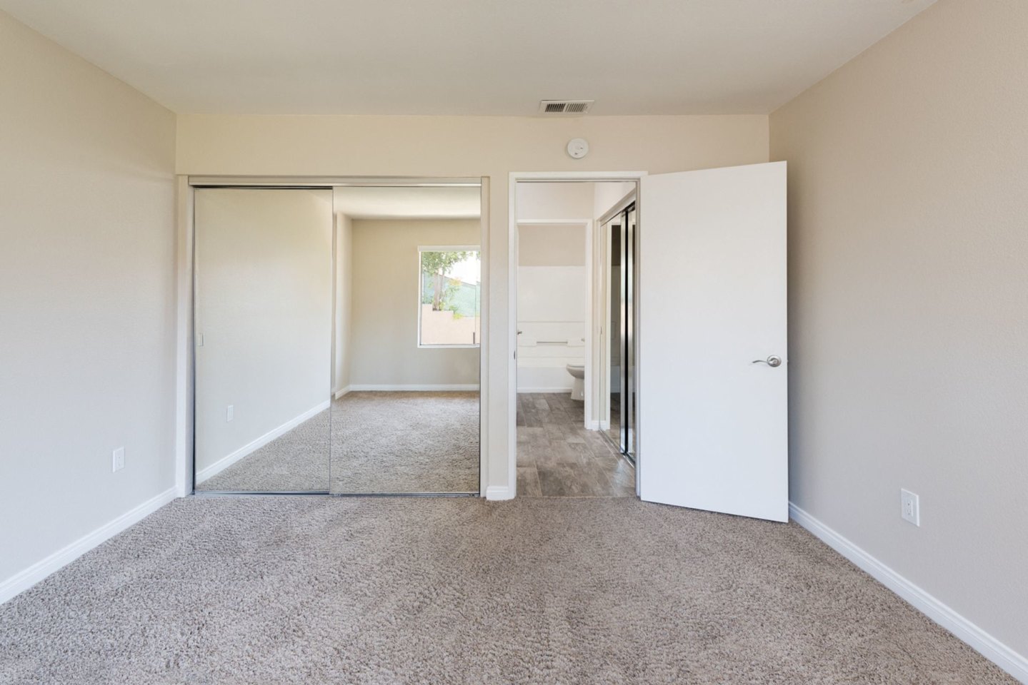 Viewpoint Luxury Apartments Image 3
