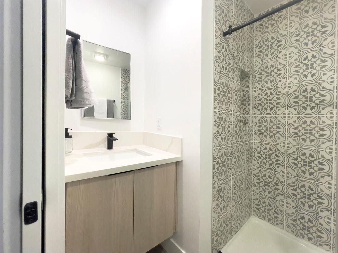 DLUX Lofts Image 16