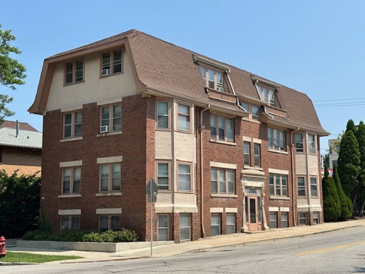 1704 E Locust Street Image 1