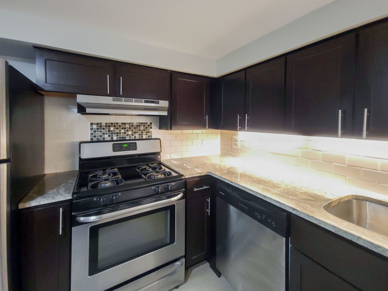 871 W. Lill Apt. Image 6
