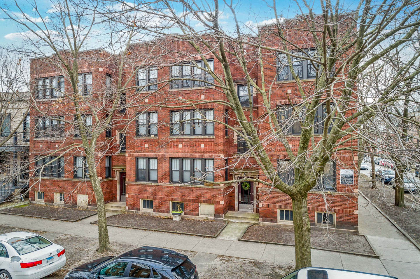 4715 North Leavitt St. Apt. Image 4