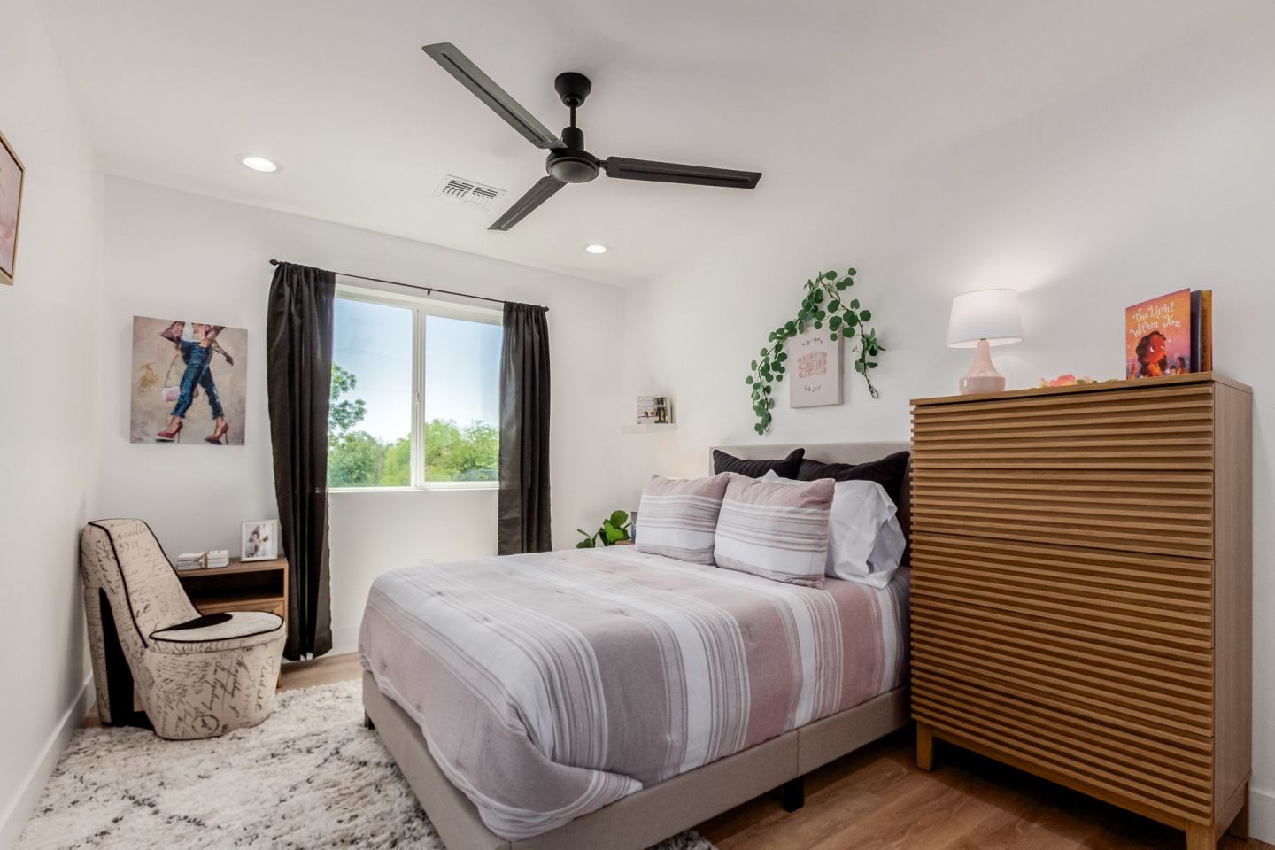 CJ Luxury Townhomes Image 40