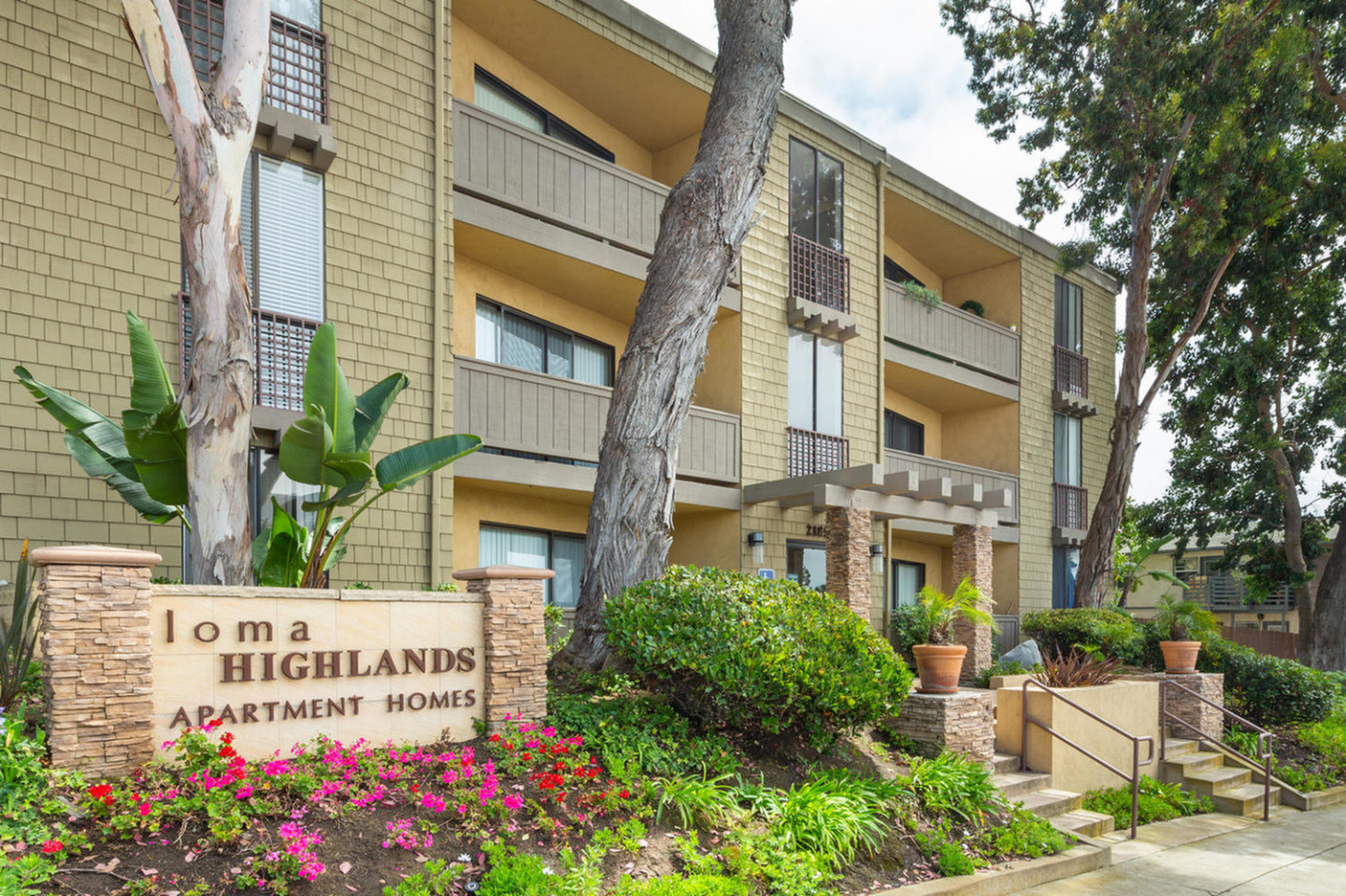 Elan Loma Highlands Image 1