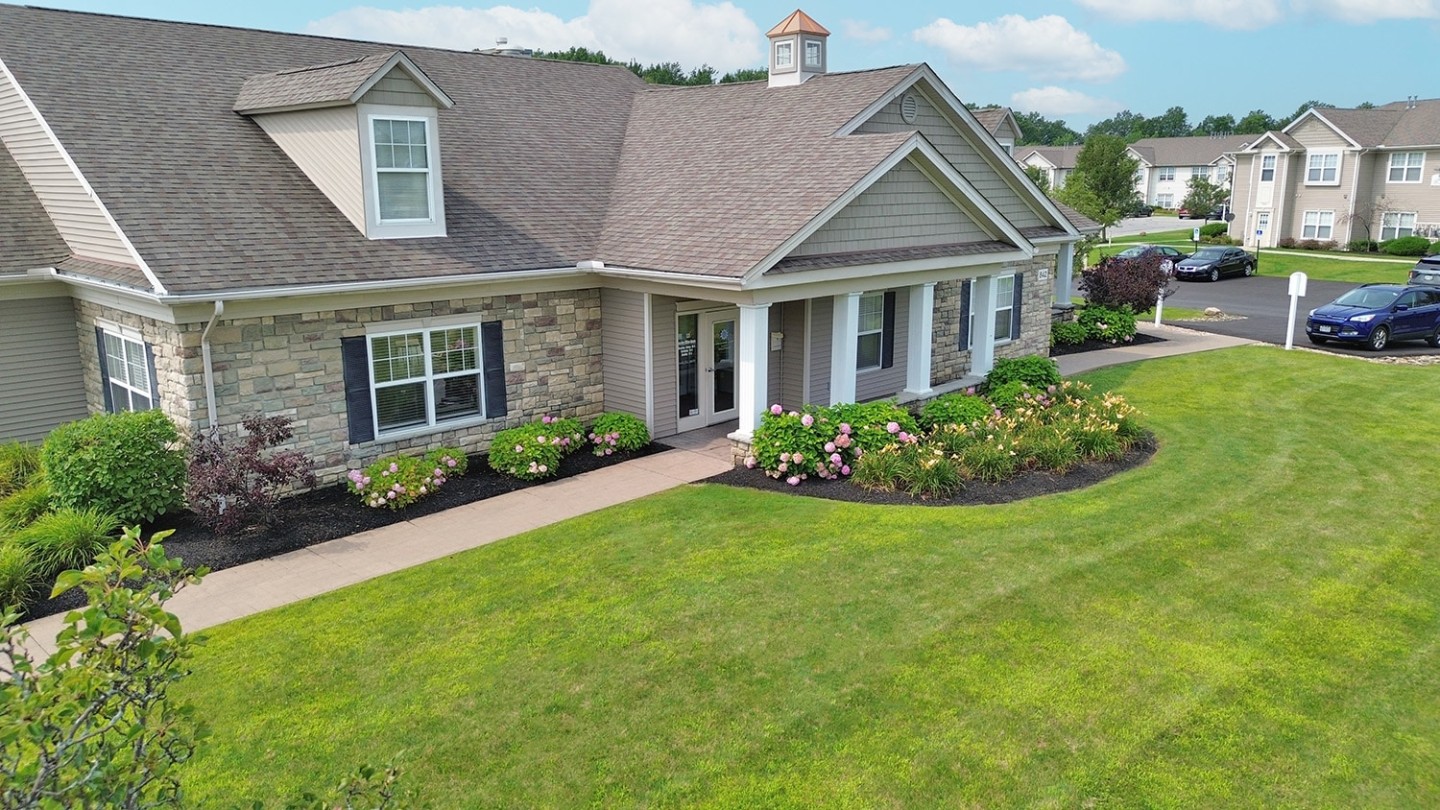 Cobblestone Court Apartments Image 32
