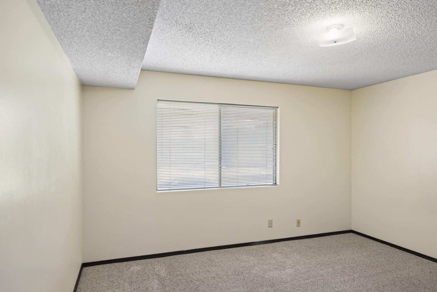 Sandstone Apartments Image 13