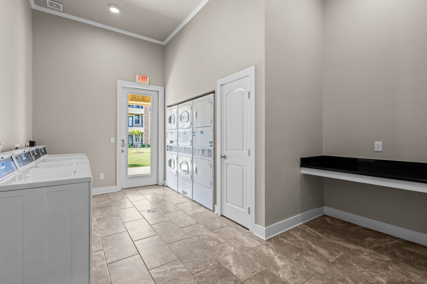 Deer Park Apartments Image 23