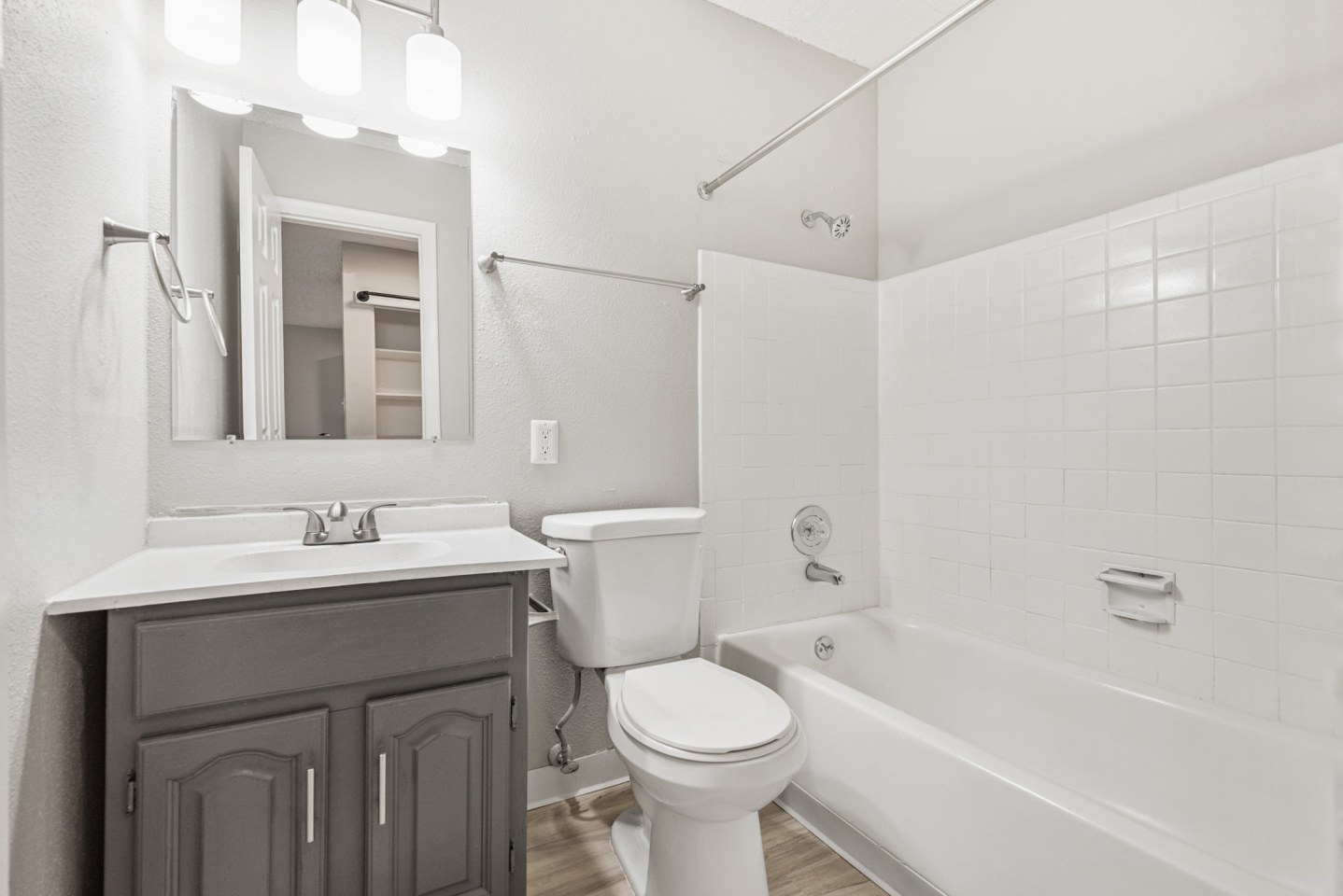 Lelaray Apartments Image 23