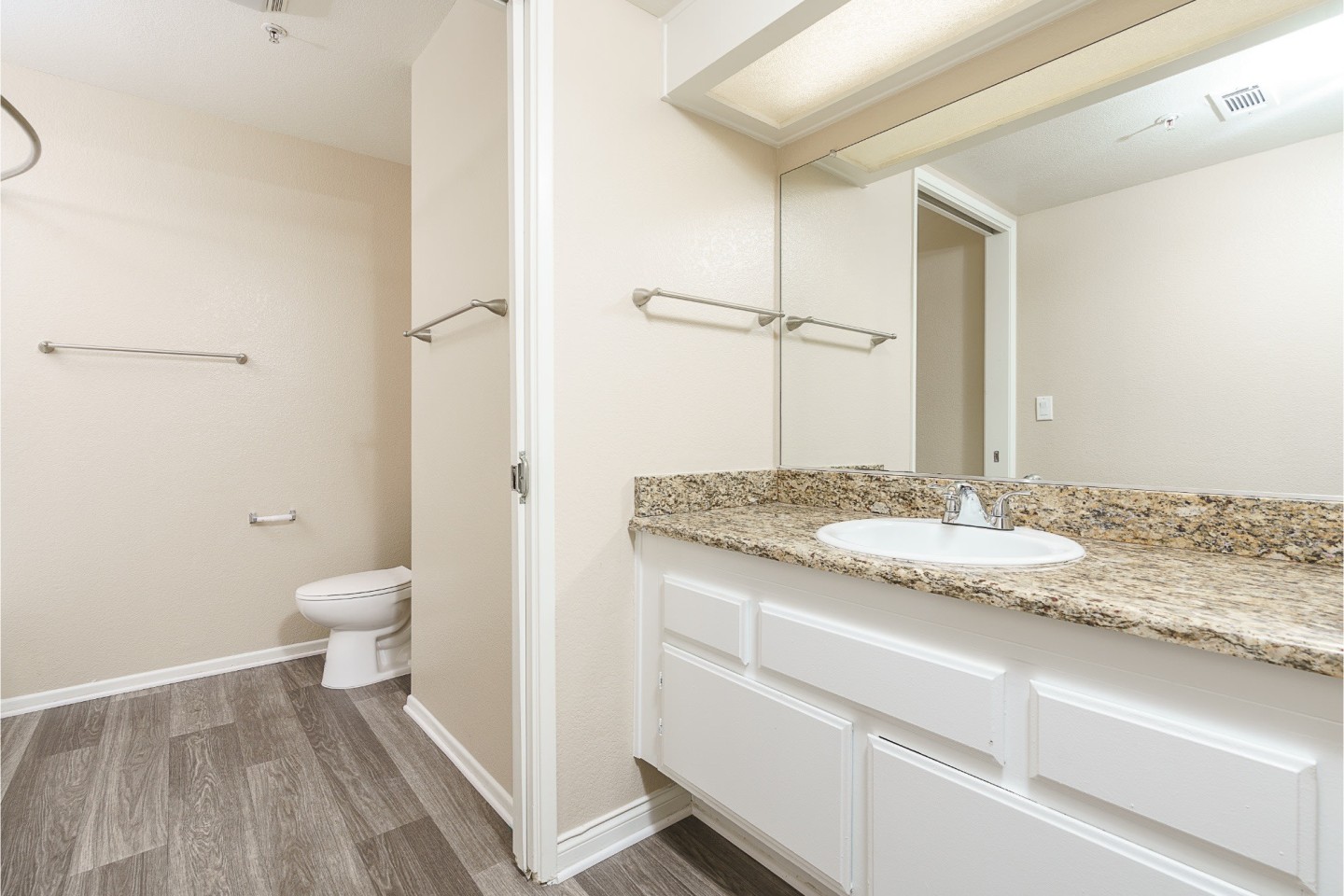 Westlake Canyon Apartments Image 3