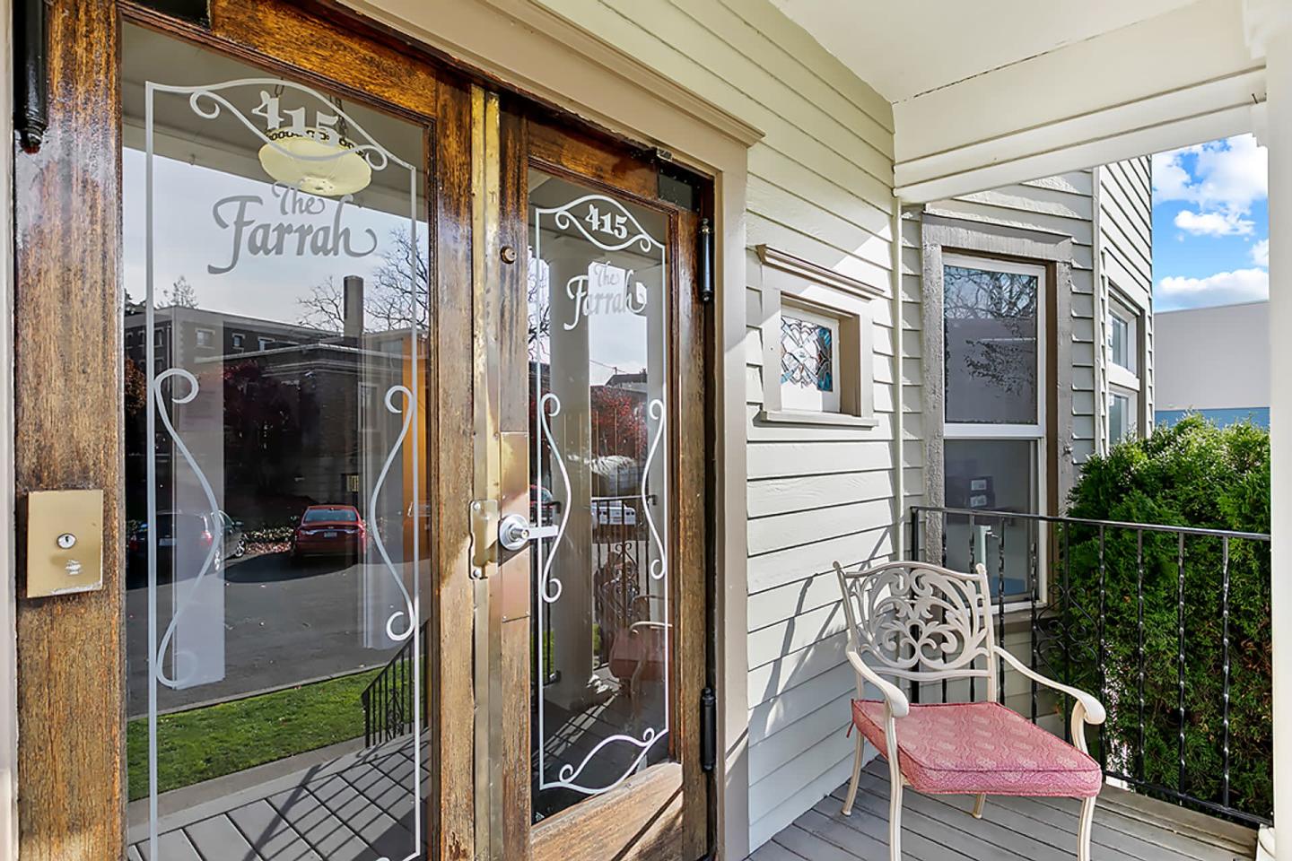 Farrah Apartments Image 3
