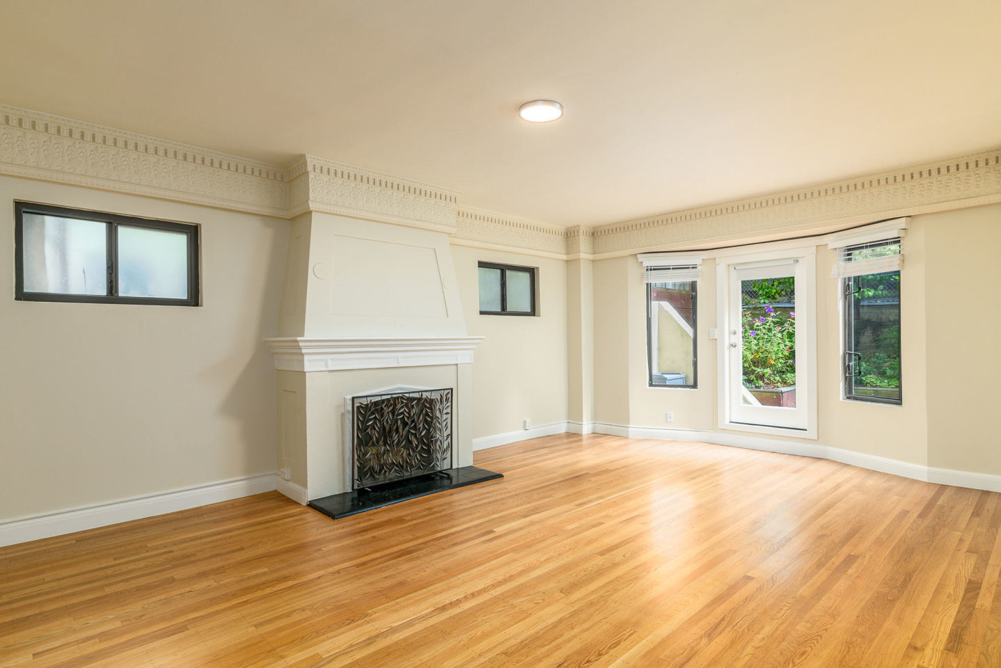 2275 BROADWAY Street Image 1