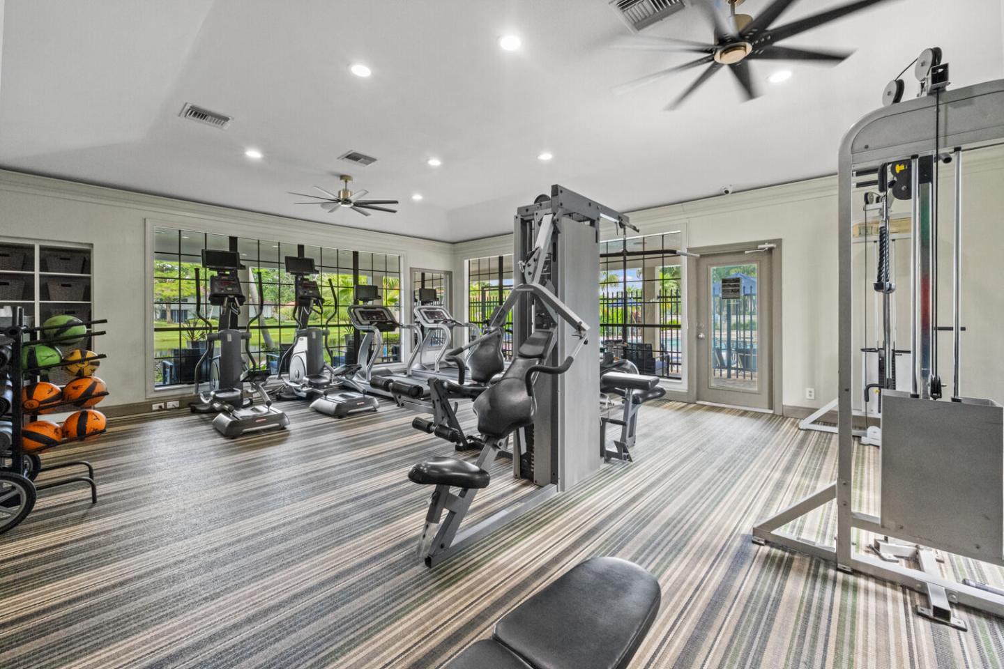 Mizner Court Image 33