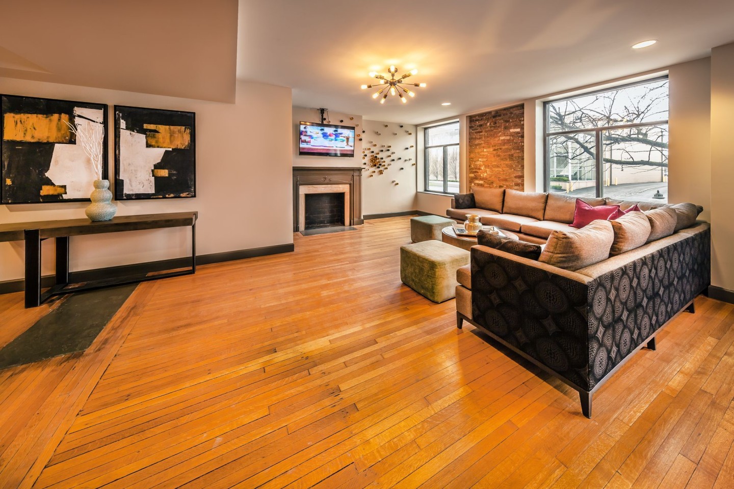 Circle City Apartments Image 10