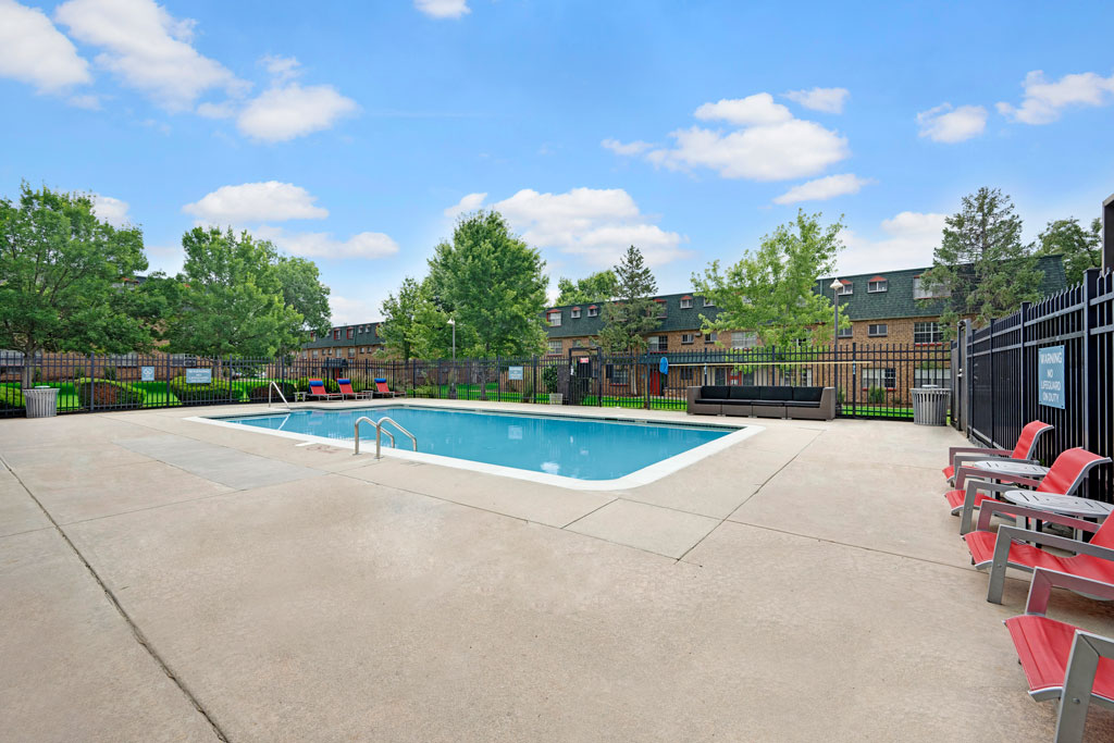 Ten 30 and 49 Apartments Image 21