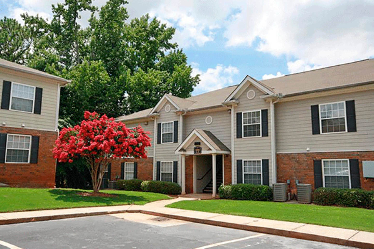 Cameron Run Apartment Homes Image 3
