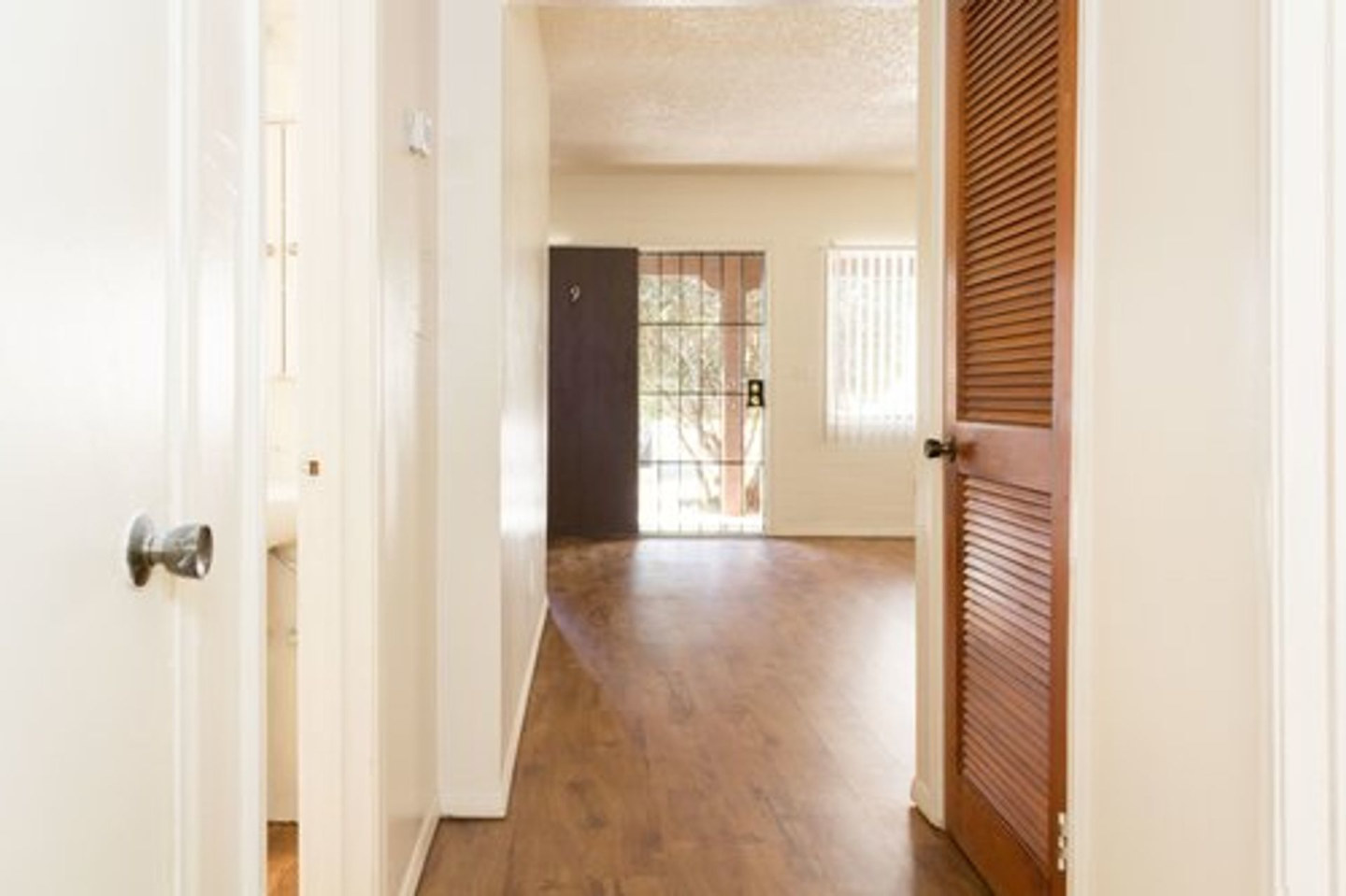 River Garden Apartments Image 6