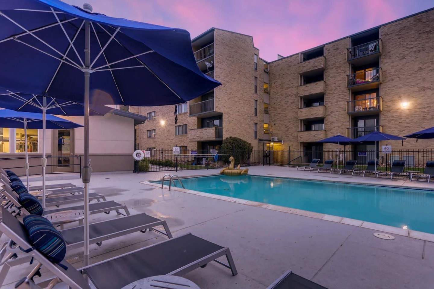 Lakeview Towers at Belmar Image 17