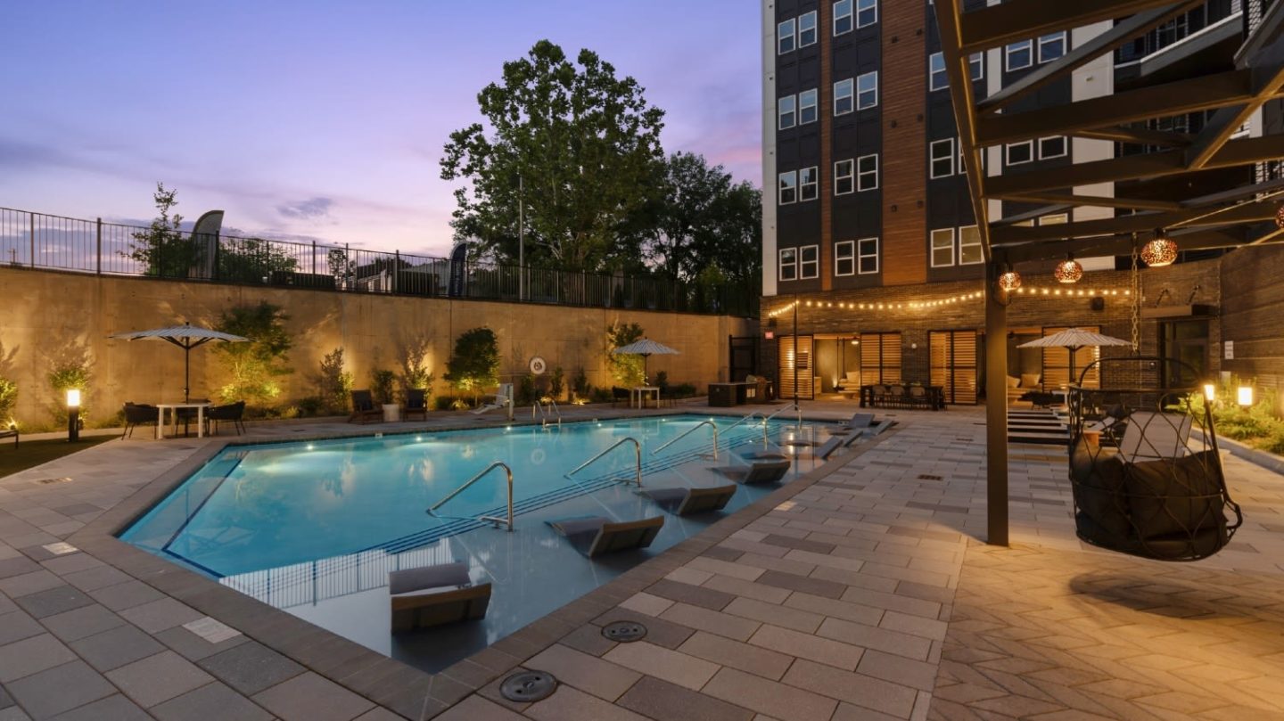 900 Willow Image 5