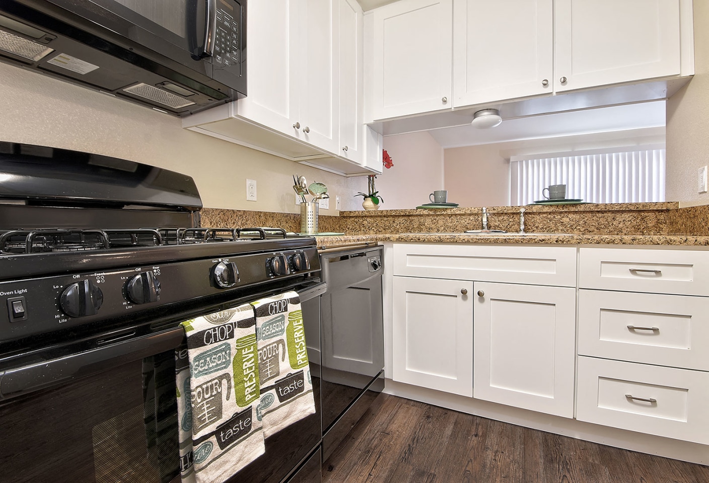 Fairway Manor Image 25