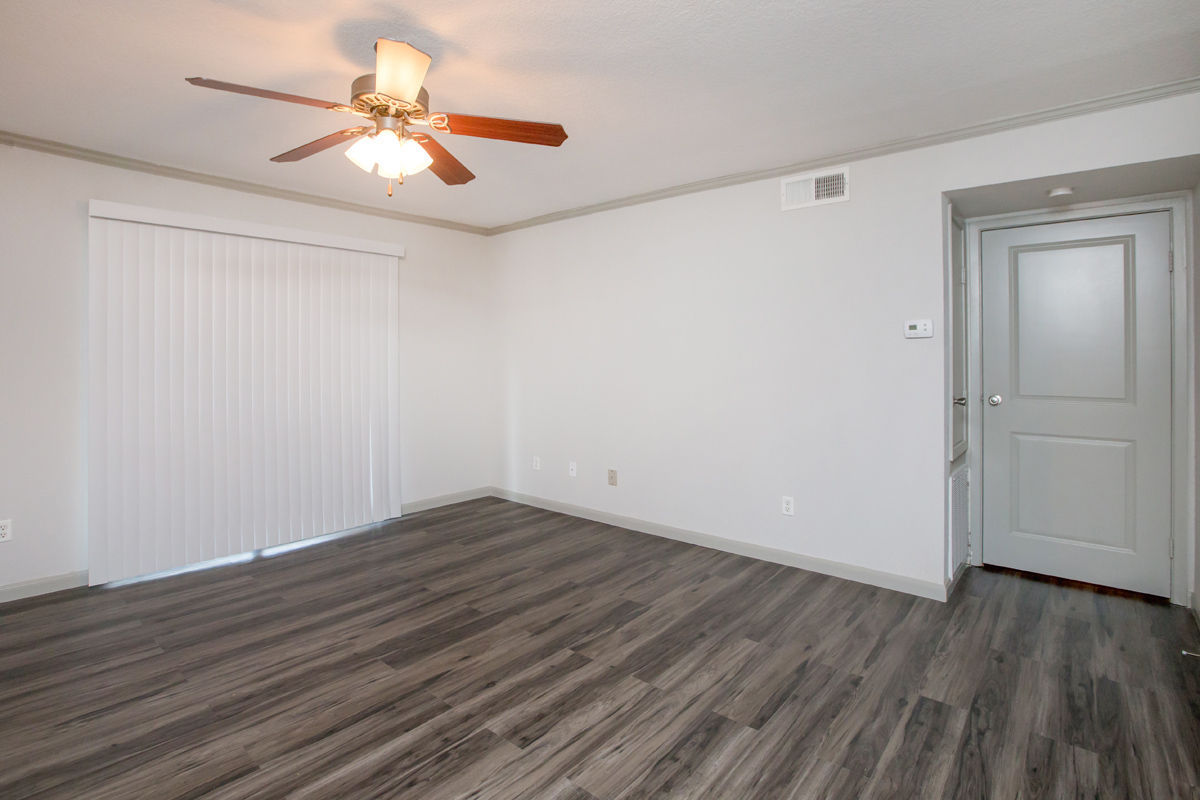 Elm Grove Image 22