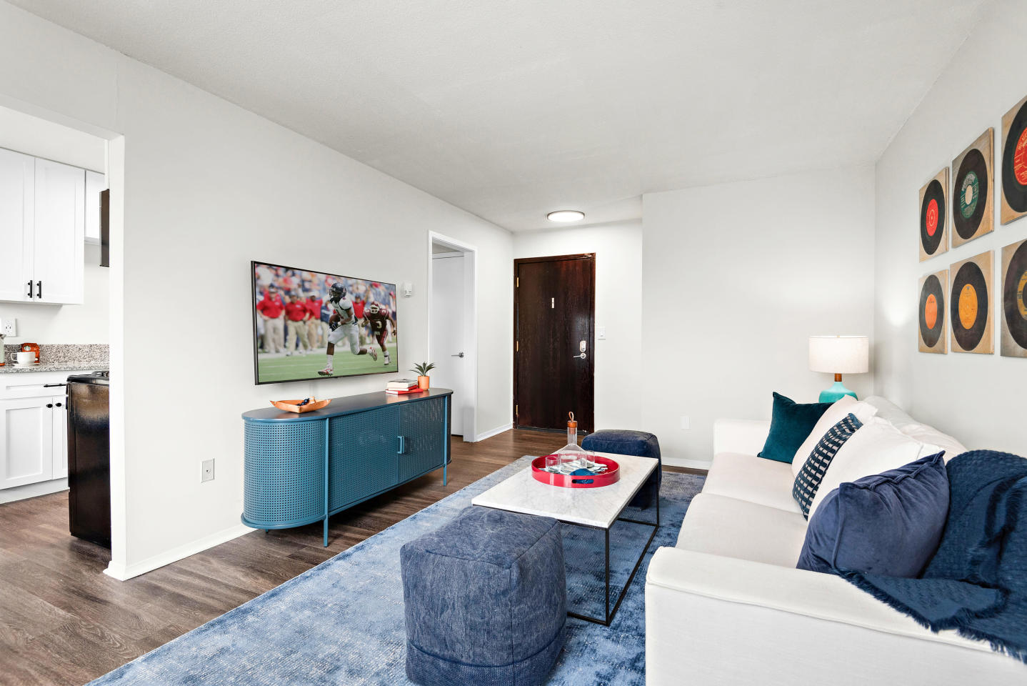Concierge MN Apartments Image 20
