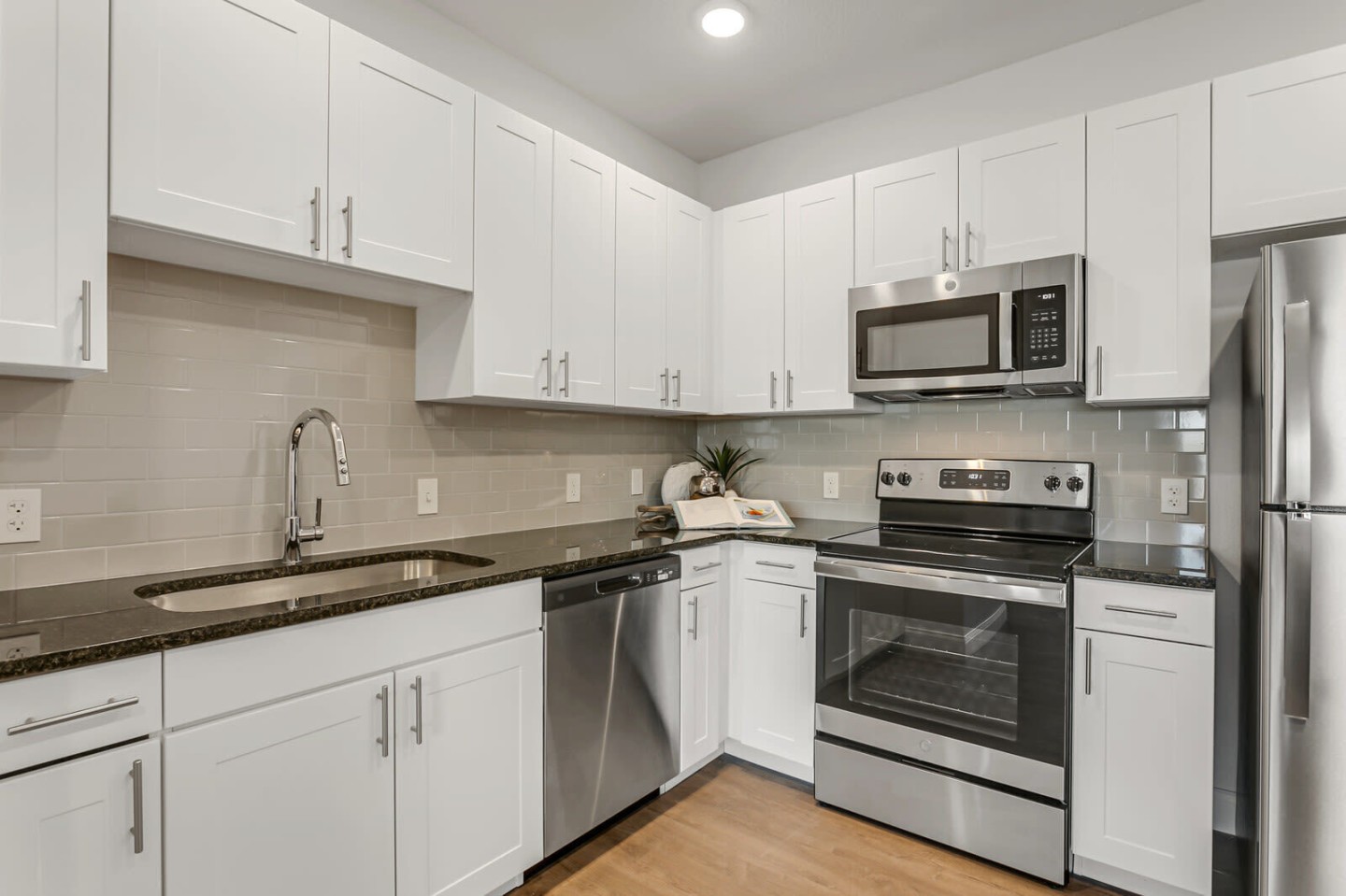 Grand Oak Apartments Image 10