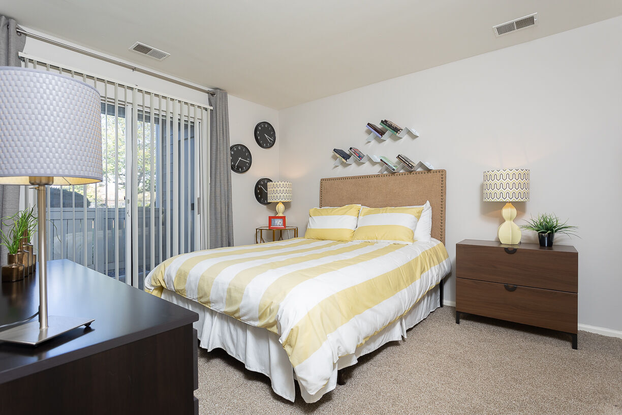 Lakeshore Apartments Image 23