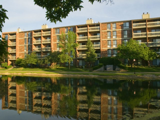 Woodland Creek Luxury Apartments Image 15