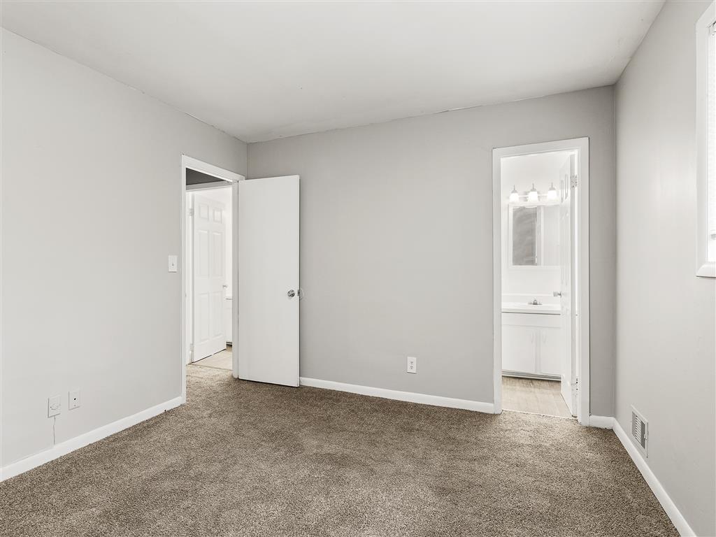 Pinewood Townhomes Image 17