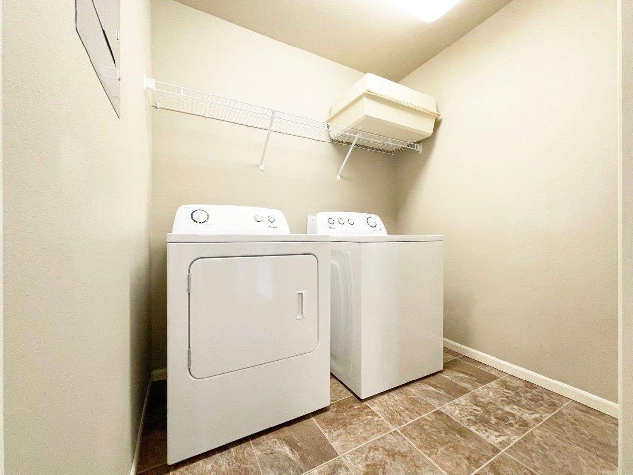 Willow Brooke Lodge Apartments Image 11