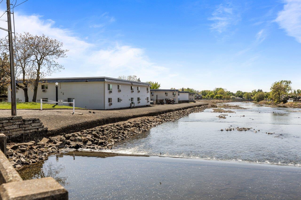 Creekside Apartments Image 9