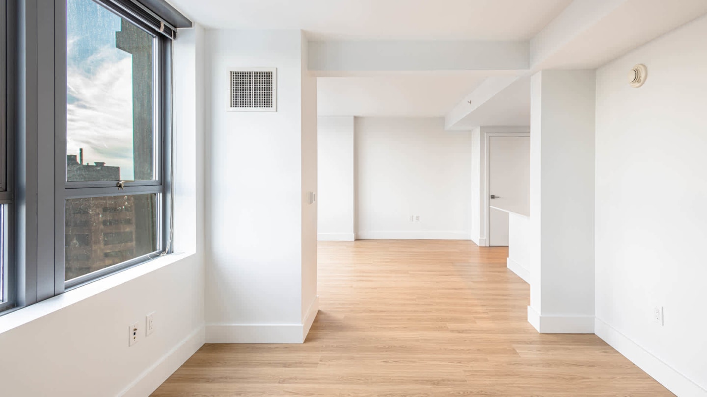 660 Washington Image 21