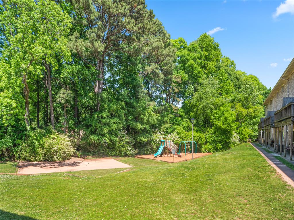 Pinewood Townhomes Image 21